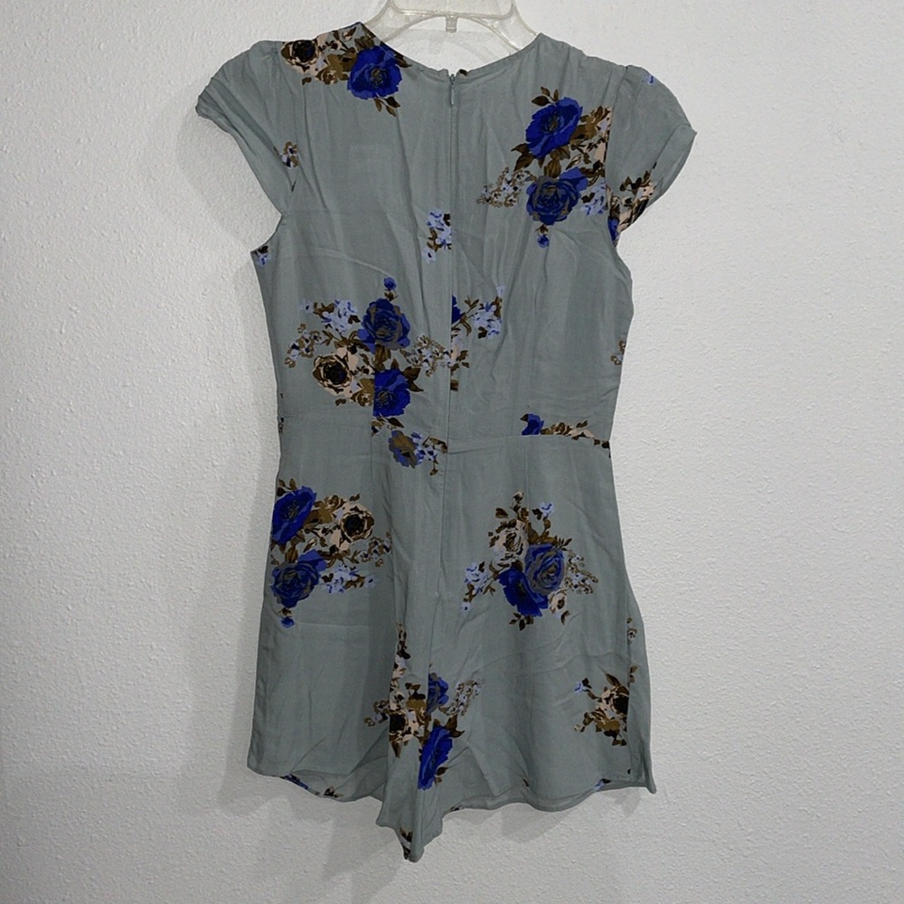 Romper - Picture 8 of 9